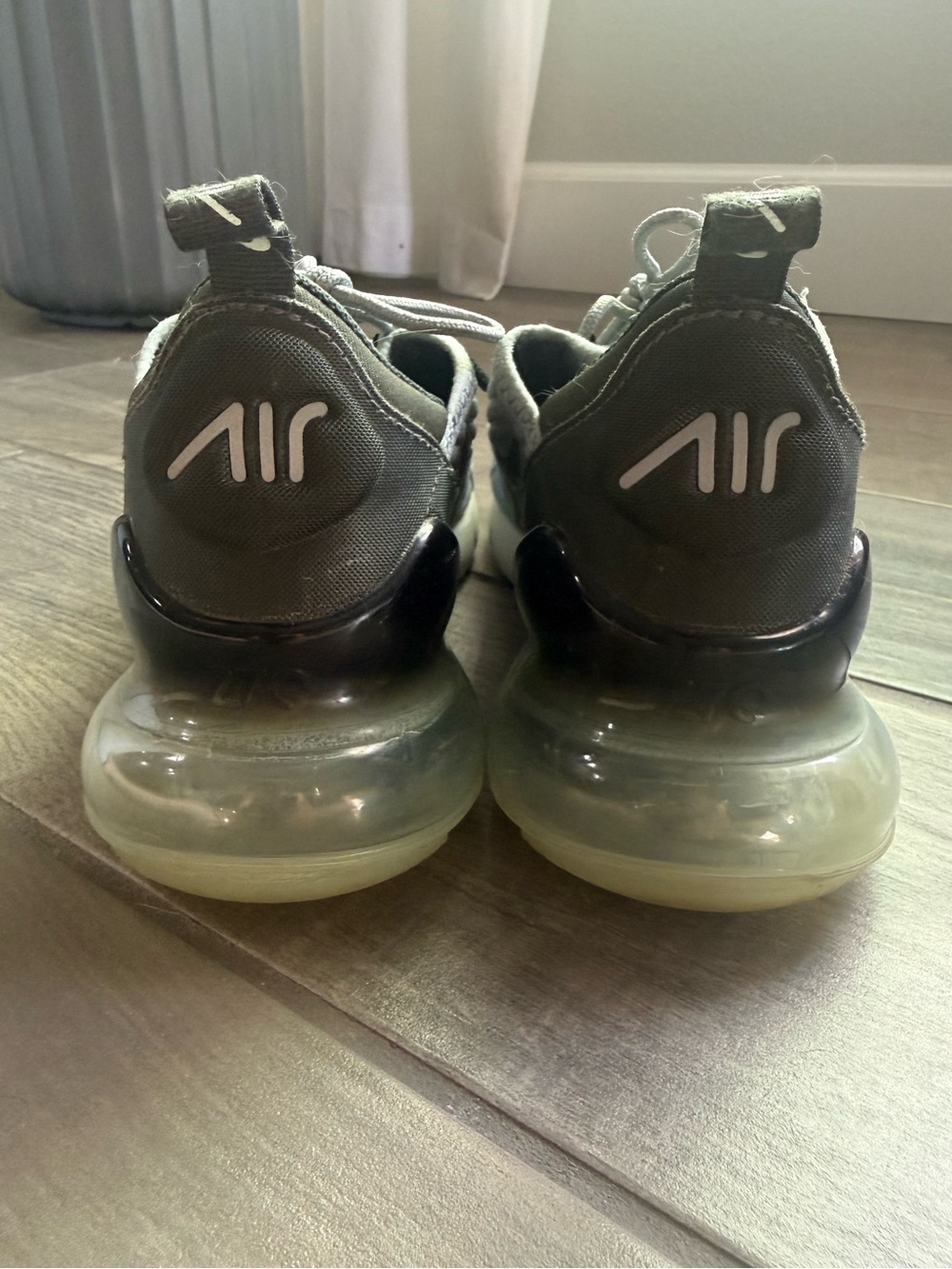 Nike Air Max 270 - Picture 6 of 11